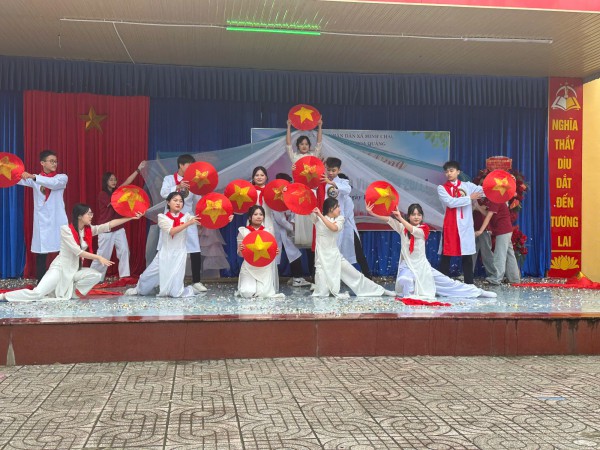 HOẠT ĐỘNG VĂN NGHỆ CHÀO MỪNG 20/11